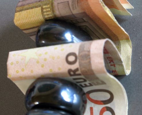 Institutionelle Anleger und private Investoren schichten um und suchen nach Alternativen. Neue Risiken halten Einzug ins Portfolio und müssen regelmäßig abgewägt werden.