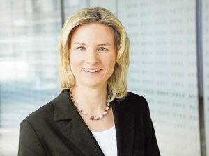 Claudia Müller von EnviroChemie optimiert mit Energie­effizienz­dienst­­leistungen die Betriebskosten.