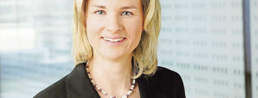Claudia Müller von EnviroChemie optimiert mit Energie­effizienz­dienst­­leistungen die Betriebskosten.