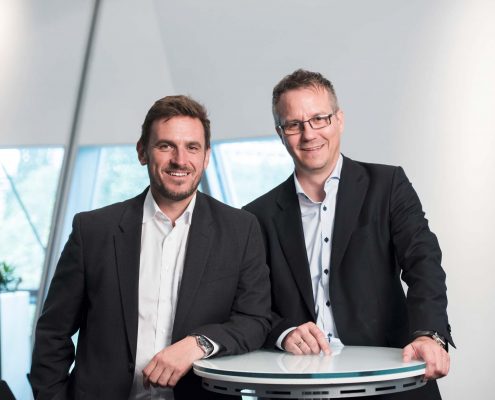 Dr. Stefan Wenzel (li.) und Dr. Armin Schulz beleuchten die Bedeutung neuer Konzepte ebenso wie einer stärkeren Einbindung der Kunden in F&E-Prozesse.